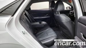 Hyundai AVANTE 1.6 2021 года из Южной Кореи