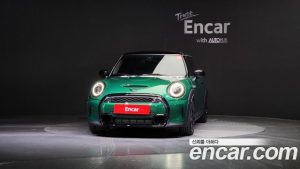 Mini Cooper CLASSIC COMFORT PACK 2023 года из Южной Кореи