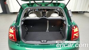 Mini Cooper CLASSIC COMFORT PACK 2023 года из Южной Кореи