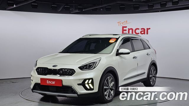Kia Niro 1.6 HEV 2020 года из Кореи