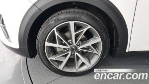 Kia Niro 1.6 HEV 2020 года из Южной Кореи