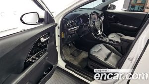 Kia Niro 1.6 HEV 2020 года из Южной Кореи
