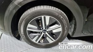 Kia Niro 1.6 HEV 2021 года из Южной Кореи