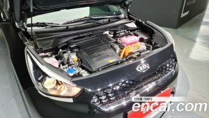 Kia Niro 1.6 HEV 2021 года из Южной Кореи