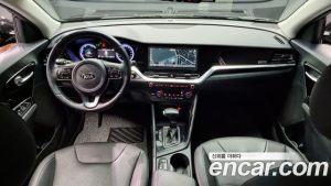 Kia Niro 1.6 HEV 2021 года из Южной Кореи