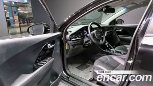 Kia Niro 1.6 HEV 2021 года из Южной Кореи