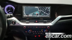 Kia Niro 1.6 HEV 2021 года из Южной Кореи