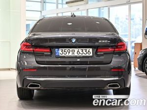 BMW 5-Series 530e Luxury 2021 года из Южной Кореи