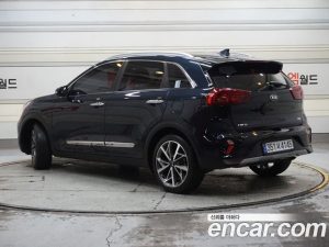 Kia Niro 1.6 HEV 2020 года из Южной Кореи