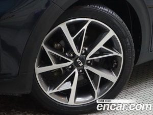 Kia Niro 1.6 HEV 2020 года из Южной Кореи