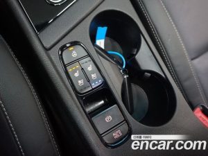 Kia Niro 1.6 HEV 2020 года из Южной Кореи
