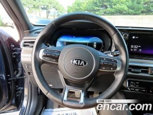 Kia K5 Signature 2020 года из Южной Кореи