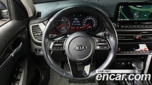 Kia Seltos Дизель 1.6 4WD 2020 года из Южной Кореи