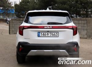 Kia Seltos Бензин 2.0 2WD 2024 года из Южной Кореи