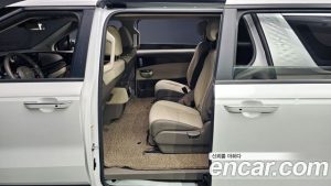 Kia Carnival 9-Seater Prestige 2022 года из Южной Кореи