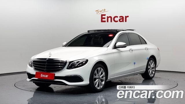 Mercedes-Benz E-Class E300 4MATIC Exclusive 2019 года из Кореи