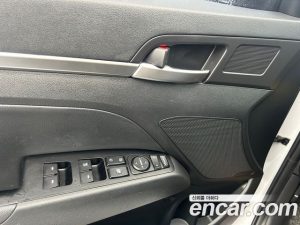 Hyundai AVANTE 1.6 2020 года из Южной Кореи