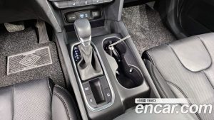 Hyundai Santafe Дизель 2.0 2WD 2020 года из Южной Кореи