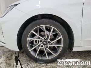 Hyundai AVANTE 1.6 2020 года из Южной Кореи