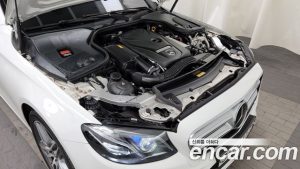 Mercedes-Benz E-Class E300 4MATIC AMG Line 2020 года из Южной Кореи
