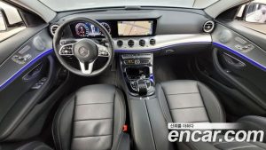 Mercedes-Benz E-Class E300 4MATIC AMG Line 2020 года из Южной Кореи