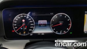 Mercedes-Benz E-Class E300 4MATIC AMG Line 2020 года из Южной Кореи
