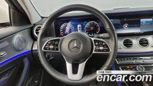 Mercedes-Benz E-Class E300 4MATIC AMG Line 2020 года из Южной Кореи