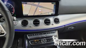 Mercedes-Benz E-Class E300 4MATIC AMG Line 2020 года из Южной Кореи