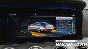 Mercedes-Benz E-Class E300 4MATIC AMG Line 2020 года из Южной Кореи