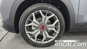 Kia Seltos Дизель 1.6 2WD 2021 года из Южной Кореи