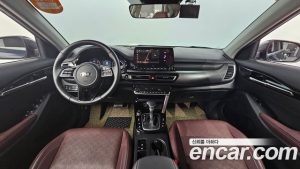 Kia Seltos Дизель 1.6 2WD 2021 года из Южной Кореи