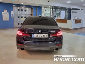 BMW 5-Series 520i M Sport 2021 года из Южной Кореи