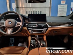 BMW 5-Series 520i M Sport 2021 года из Южной Кореи