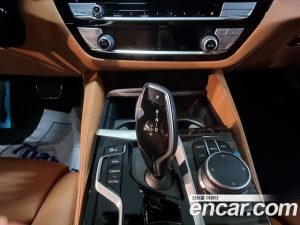 BMW 5-Series 520i M Sport 2021 года из Южной Кореи
