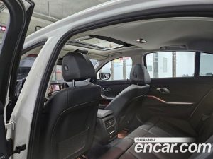 BMW 3-Series 320d 2019 года из Южной Кореи