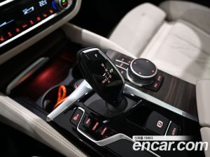 BMW 5-Series 520d Luxury Plus 2020 года из Южной Кореи