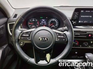Kia Seltos Дизель 1.6 2WD 2020 года из Южной Кореи