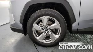 Toyota RAV4 2.5 2WD HYBRID 2021 года из Южной Кореи