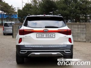 Kia Seltos Бензин 1.6 Turbo 4WD 2020 года из Южной Кореи