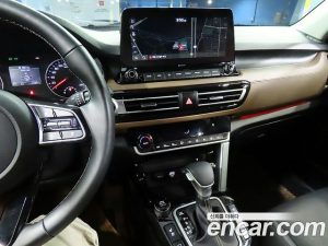 Kia Seltos Бензин 1.6 Turbo 2WD 2021 года из Южной Кореи