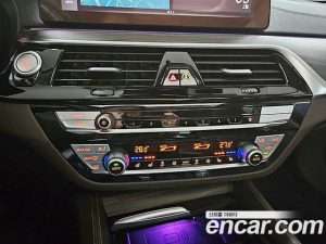 BMW 5-Series 523d Luxury 2021 года из Южной Кореи