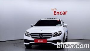 Mercedes-Benz E-Class E220d Avantgarde 2020 года из Южной Кореи