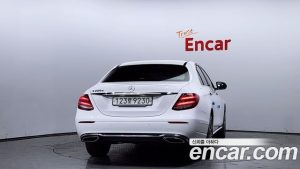 Mercedes-Benz E-Class E220d Avantgarde 2020 года из Южной Кореи