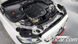 Mercedes-Benz E-Class E220d Avantgarde 2020 года из Южной Кореи