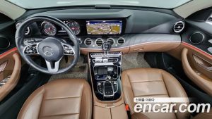 Mercedes-Benz E-Class E220d Avantgarde 2020 года из Южной Кореи