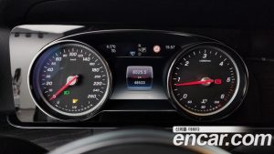 Mercedes-Benz E-Class E220d Avantgarde 2020 года из Южной Кореи