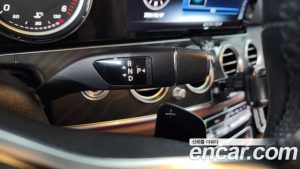 Mercedes-Benz E-Class E220d Avantgarde 2020 года из Южной Кореи