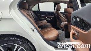 Mercedes-Benz E-Class E220d Avantgarde 2020 года из Южной Кореи