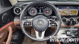 Mercedes-Benz E-Class E220d Avantgarde 2020 года из Южной Кореи