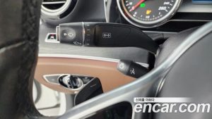 Mercedes-Benz E-Class E220d Avantgarde 2020 года из Южной Кореи